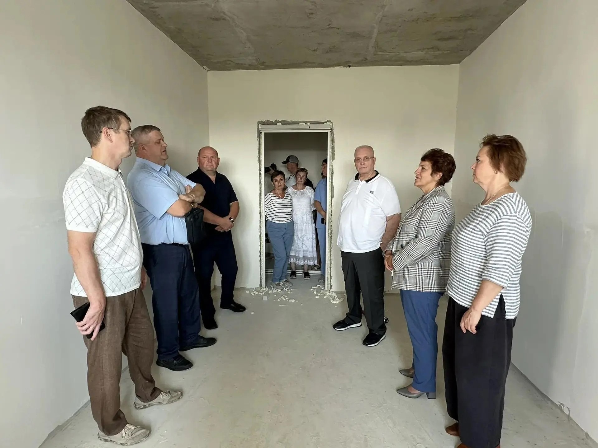 Участие в общественной приёмке новостройки.