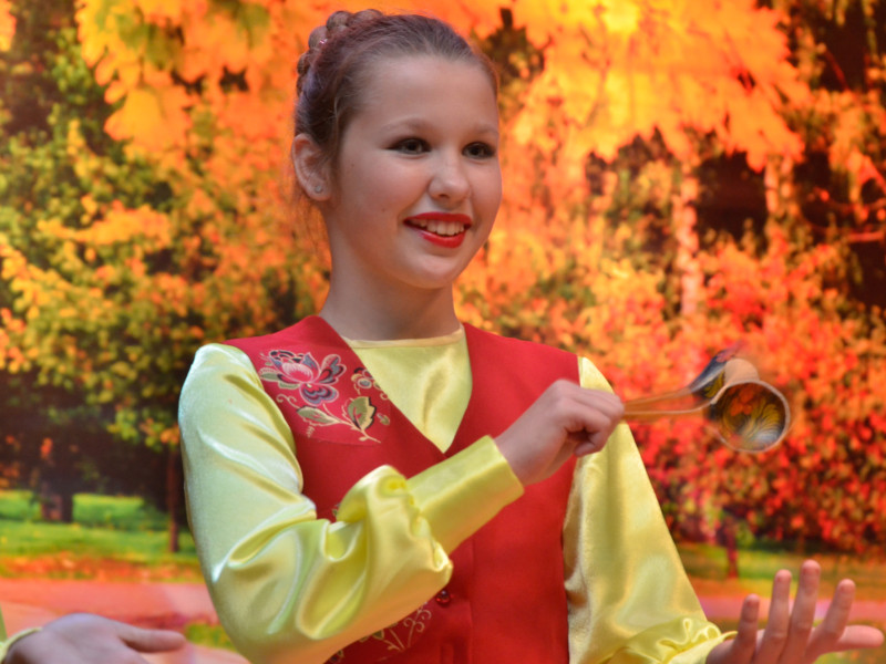 В Каркатеевы прошли празднества, посвященные 35-летию Нефтеюганского района и дню рождения поселка 12.09.2015.